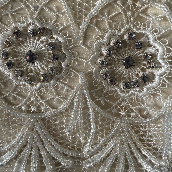 💰3 items for $12!-Elegant Cream Lace Clutch - Picture 3 of 12